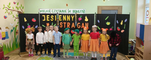 „Jesienny stragan” w wykonaniu grupy „Zuchy”